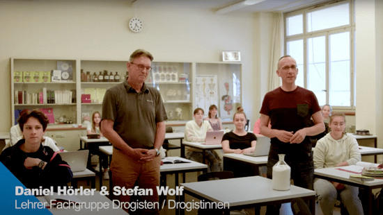 Video: Daniel Hörler und Stefan Wolf stellen die Ausbildung zur Drogistin bzw. zum Drogisten vor.