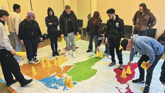 Lernende beim Weltspiel