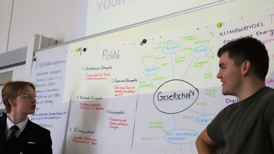 Referat von Lernenden bei einem Besuch an der ETH Zürich